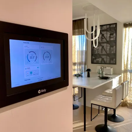 Apartment Vektor Premium With Rooftop Garden & Free Parking *