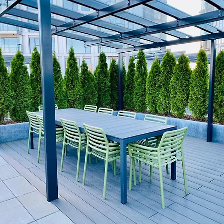 Vektor Premium With Rooftop Garden & Free Parking *