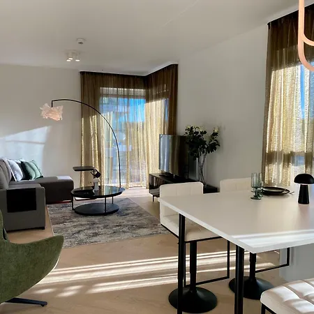 Vektor Premium With Rooftop Garden & Free Parking Apartment *