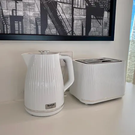 Apartment Vektor Premium With Rooftop Garden & Free Parking *