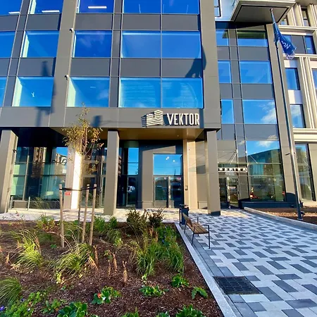 Vektor Premium With Rooftop Garden & Free Parking *